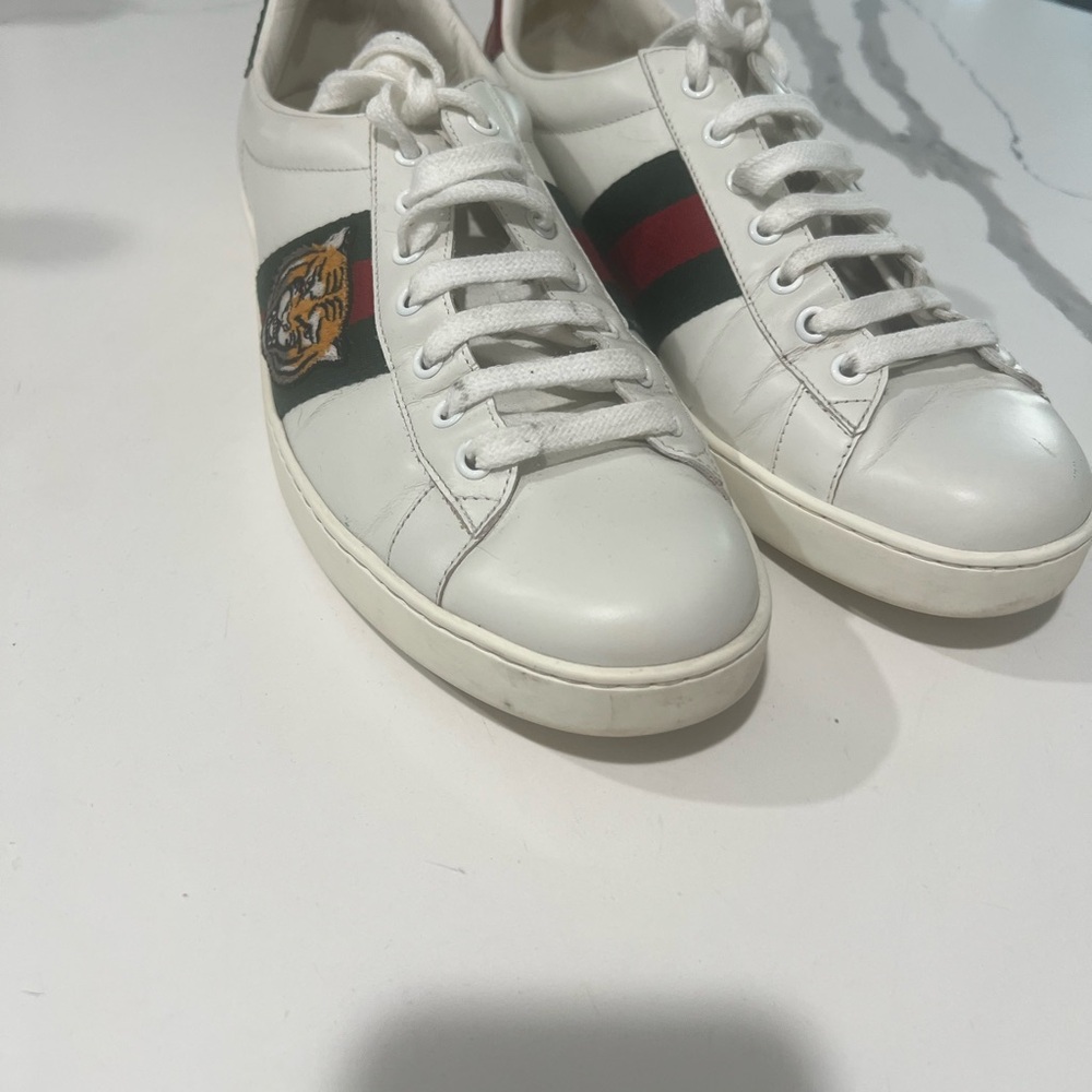Gucci White Sneakers with Signature Stripes